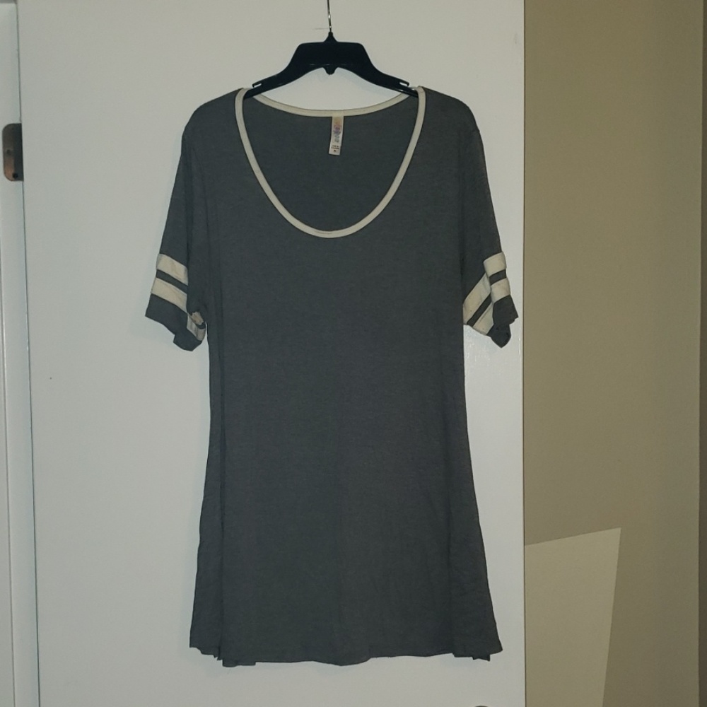 LuLaRoe Perfect T